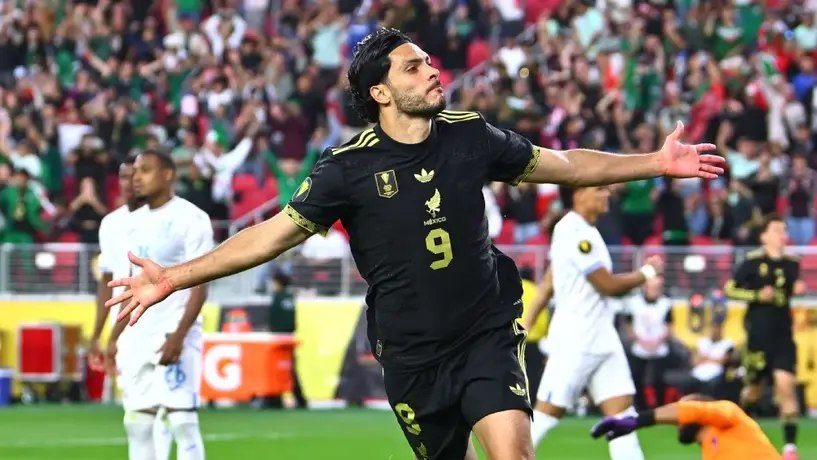 Raúl Jiménez sueña con ser el máximo goleador del Tri: “Los récords están para romperse”