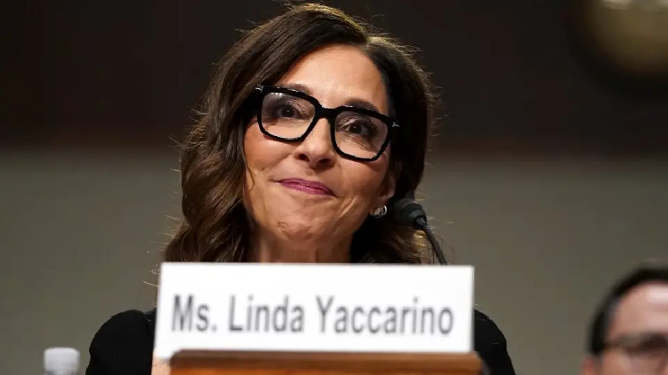 ¿Por qué Linda Yaccarino dejó X (Twitter) tras críticas a Grok por sus mensajes de odio?