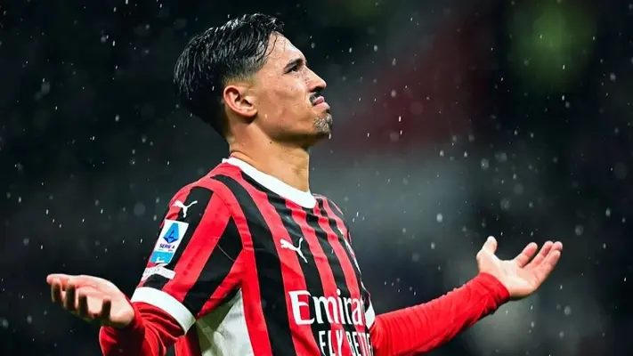 Santiago Giménez perderá una figura tras acuerdo entre Milan y Manchester City