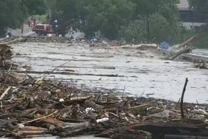 Más de 100 muertos deja alud de inundaciones en Texas