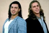 ¿Cómo en los viejos tiempos? Latin Lover y Shawn Michaels recrean foto juntos 28 años después
