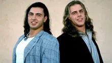 ¿Cómo en los viejos tiempos? Latin Lover y Shawn Michaels recrean foto juntos 28 años después