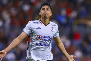 Nicolás Larcamón se rinde en elogios para Ángel Sepúlveda tras su triplete ante Atlas