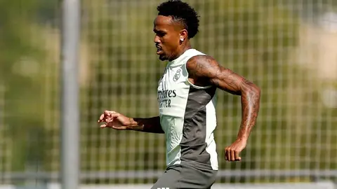 Éder Militao hace tremendo golazo de mediocampo en pretemporada ante Leganés