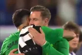 ¿Adiós problemas? Ter stegen y Joan García protagonizan abrazo después del trofeo Joan Gamper