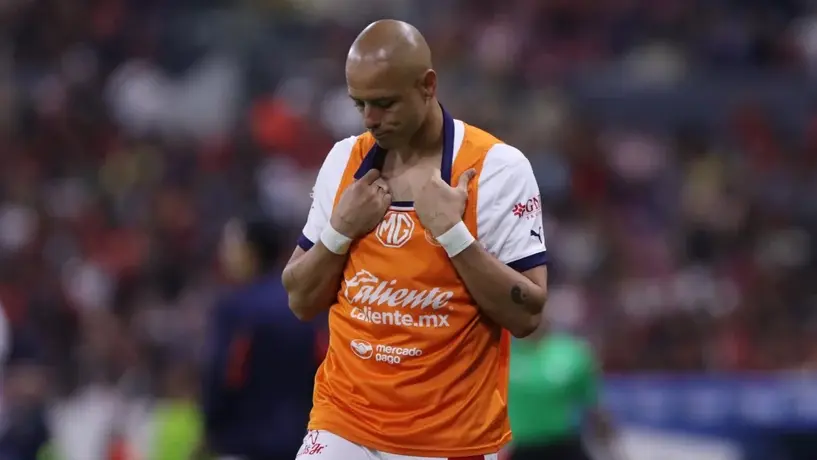 Polémica de 'Chicharito' en Chivas en caso cerrado, asegura Gabriel Milito