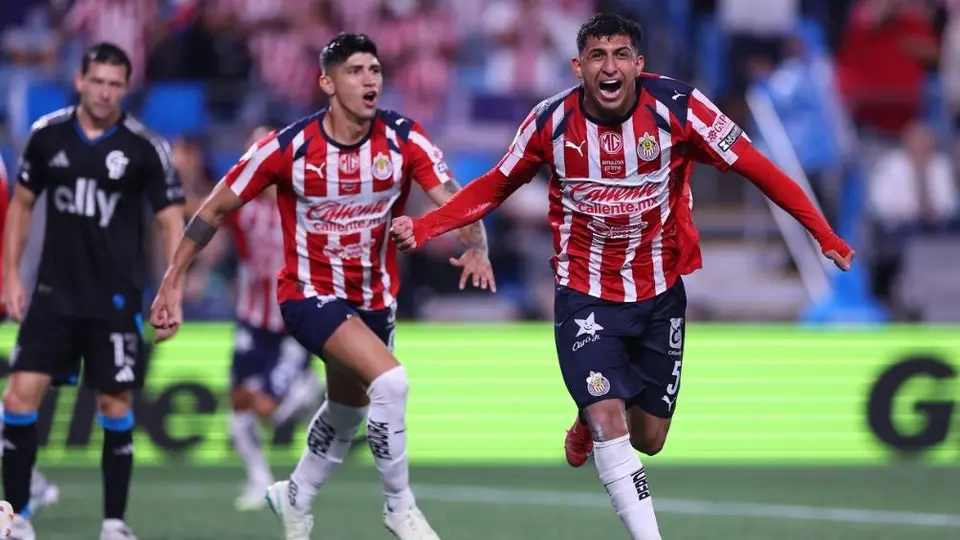 Álvaro Morales 'revienta' a Chivas por supuesta falta en su gol en la Leagues Cup
