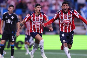 Álvaro Morales 'revienta' a Chivas por supuesta falta en su gol en la Leagues Cup