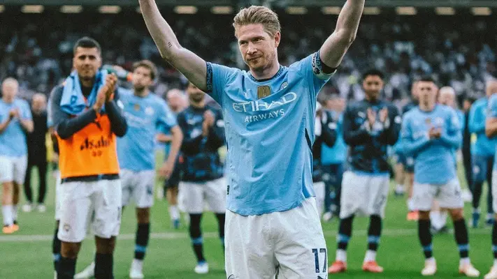 Kevin De Bruyne a una firma de convertirse en nuevo jugador del Napoli