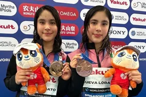 ¡Orgullo mexicano! Gemelas de 14 años ganan bronce en Mundial de deportes acuáticos