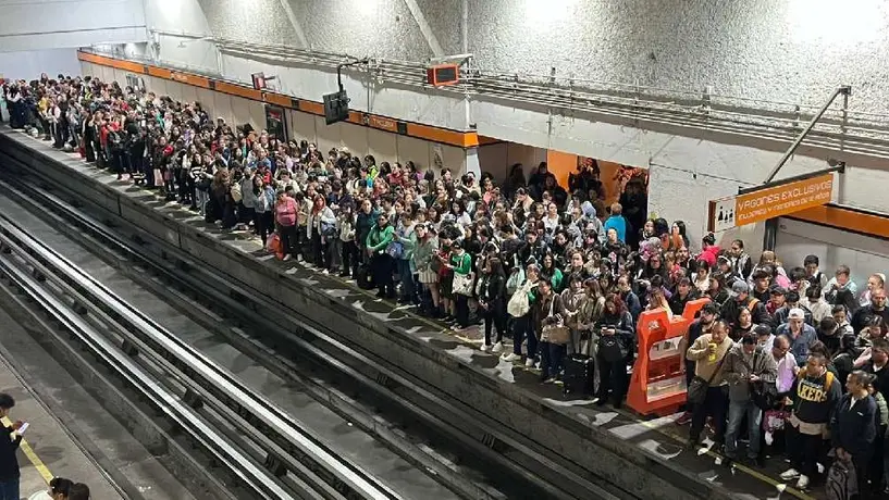 Caos en la Línea 7 del Metro CDMX: Retrasos de más de 30 minutos