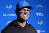Jim Harbaugh, entrenador de Chargers, sometido a procedimiento cardiaco y cirugía de cadera