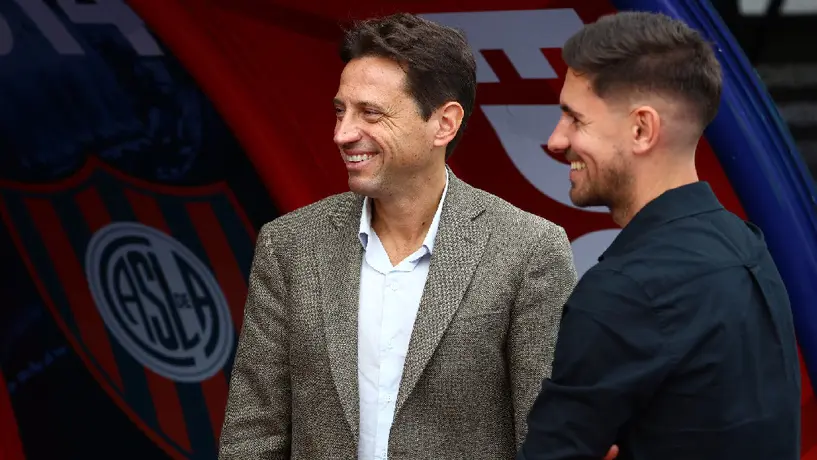 Hinchas de San Lorenzo protestan en Boedo ante el posible regreso de Moretti