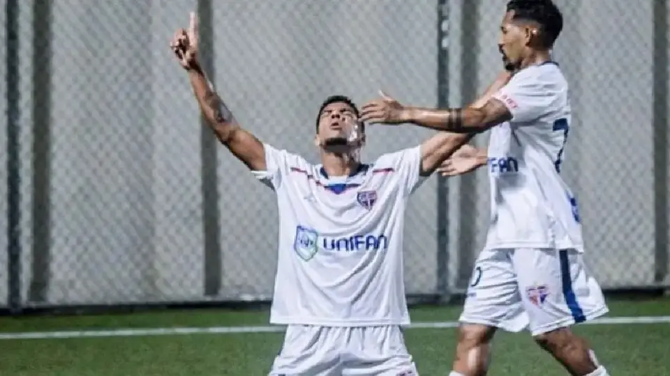 ¡Insólito! Futbolista brasileño festejó como Cristiano Ronaldo y se lesiona