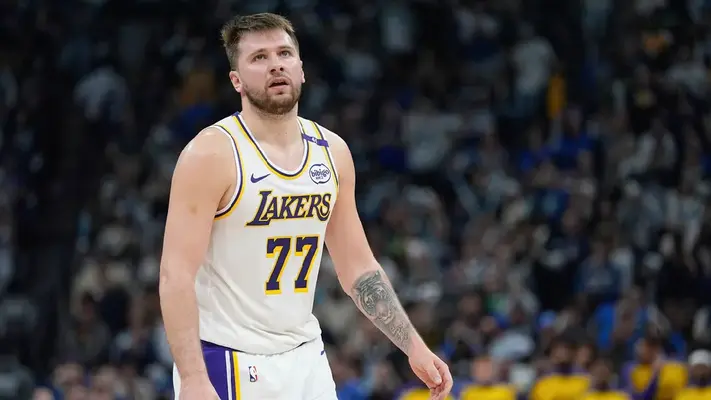 Luka Doncic firma una extensión de contrato con Los Angeles Lakers de 165 MDD
