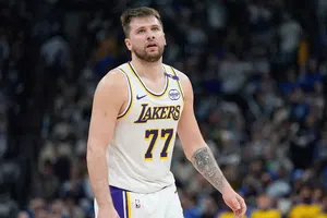 Luka Doncic firma una extensión de contrato con Los Angeles Lakers de 165 MDD