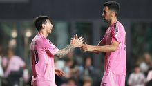 Messi contribuye con doblete y asistencia a triunfo de Inter Miami, 4-2 sobre Montreal