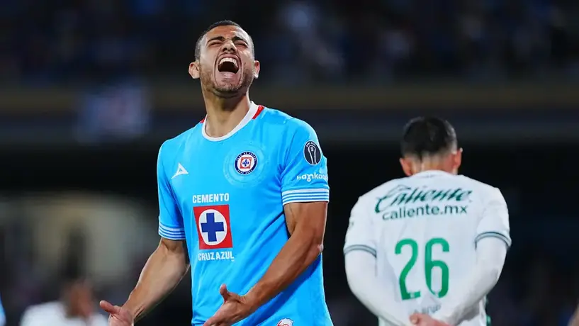 Cruz Azul no buscará delantero en el mercado de fichajes; todo depende de salida de Giakoumakis