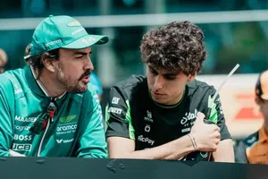 Fernando Alonso elogió a Gabriel Bortoleto en el GP de Hungría: "Si fuese inglés, estaría en las portadas"