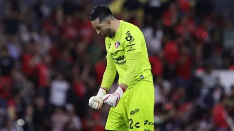 Camilo Vargas se podría perder el inicio del Apertura 2025 con Atlas por lesión