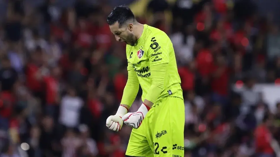 Camilo Vargas se podría perder el inicio del Apertura 2025 con Atlas por lesión