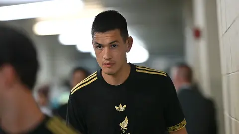 César Montes reconoce que la Copa Oro es una obligación: “Debemos pelear por el título”
