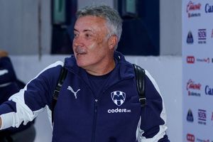 Torrent regresa a San Luis y se emociona: 'Fui muy feliz aquí, quizá no lo supe en ese momento'