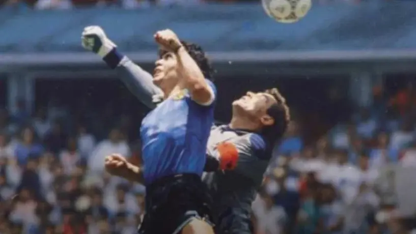 Anuncian subasta del jersey que usó Peter Shilton ante Maradona en el partido de ‘La Mano de Dios’