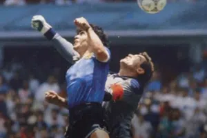 Anuncian subasta del jersey que usó Peter Shilton ante Maradona en el partido de ‘La Mano de Dios’