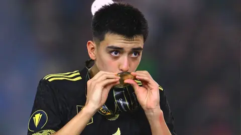 ¡Joya internacional! Gilberto Mora llama la atención en España