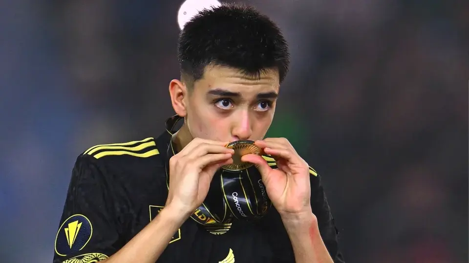 ¡Joya internacional! Gilberto Mora llama la atención en España