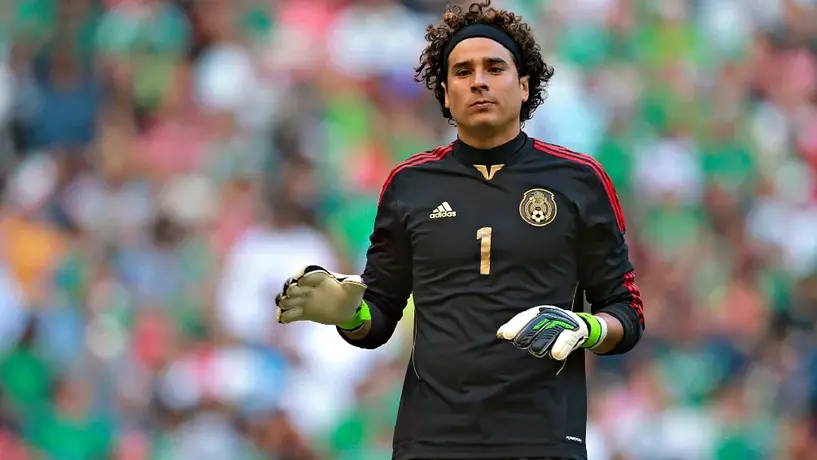 ¡Reencuentro Mundialista! Guillermo Ochoa y Siphiwe Tshabalala juntos 15 años después