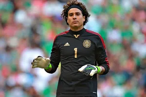 ¡Reencuentro Mundialista! Guillermo Ochoa y Siphiwe Tshabalala juntos 15 años después