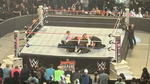 Seth Rollins sufre una lesión legitima en Saturday Night Main Event y pierde ante LA Knight
