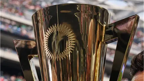¿Todo el pastel para Televisa? A días de arrancar la Copa Oro 2025, TV Azteca sigue sin derechos transmisión
