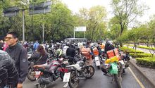 ¿Por qué hay manifestación de repartidores por aplicación en CDMX?