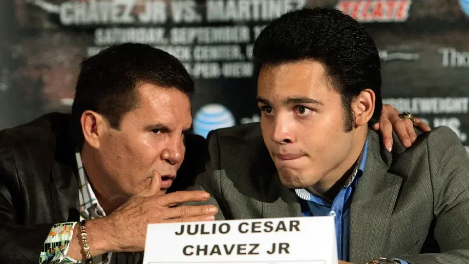 Julio César Chávez pide oraciones para su hijo