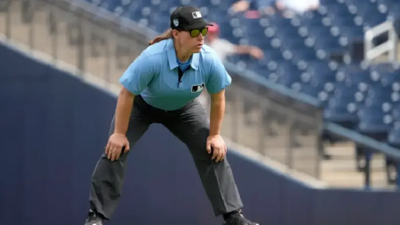 MLB asciende a su primera mujer umpire