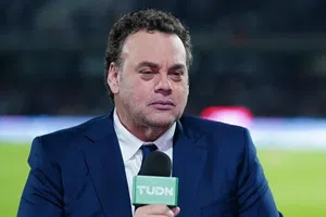 Faitelson señala a Martinoli y Luis García: "Resulta que inventaron el periodismo.... decir babosadas"