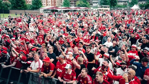 Manchester United tiene a los aficionados más arrestados de la temporada