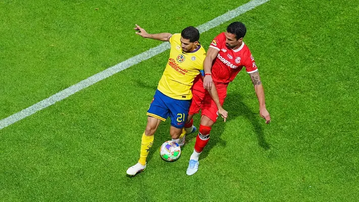 Henry Martín sale lesionado en el Toluca vs América