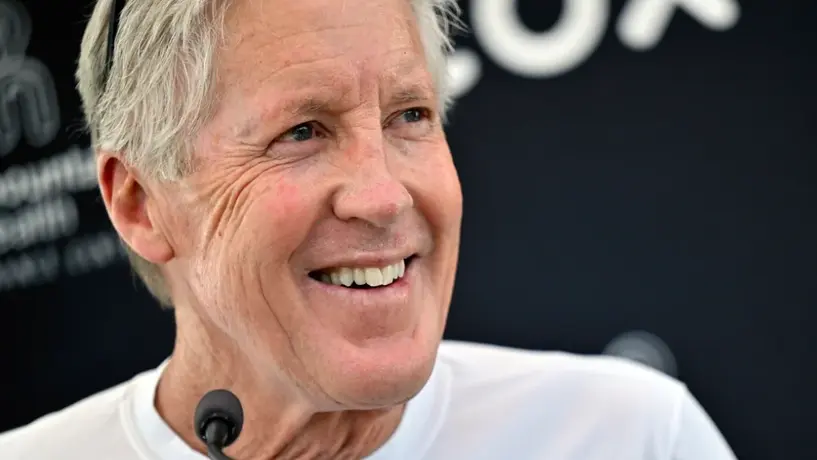 El nuevo entrenador de los Raiders Pete Carroll enfrenta con alegría este nuevo reto