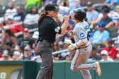 Jen Pawol rompe barrera de género en la MLB como la 1ra umpire en un juego de campaña regular