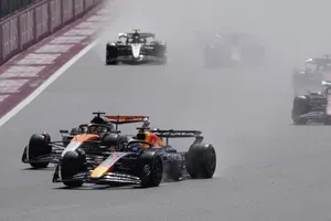 Verstappen defiende a Piastri tras penalización en Silverstone: "Yo no hago las reglas"