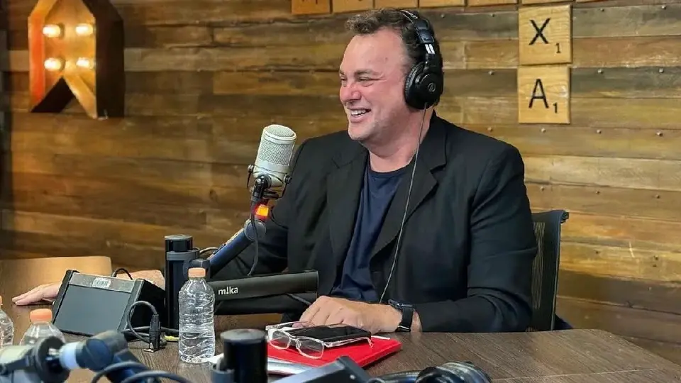 Faitelson explota contra Chivas y marca que viste a Chicharito: '¿Tan difícil es llamarle por su nombre?’