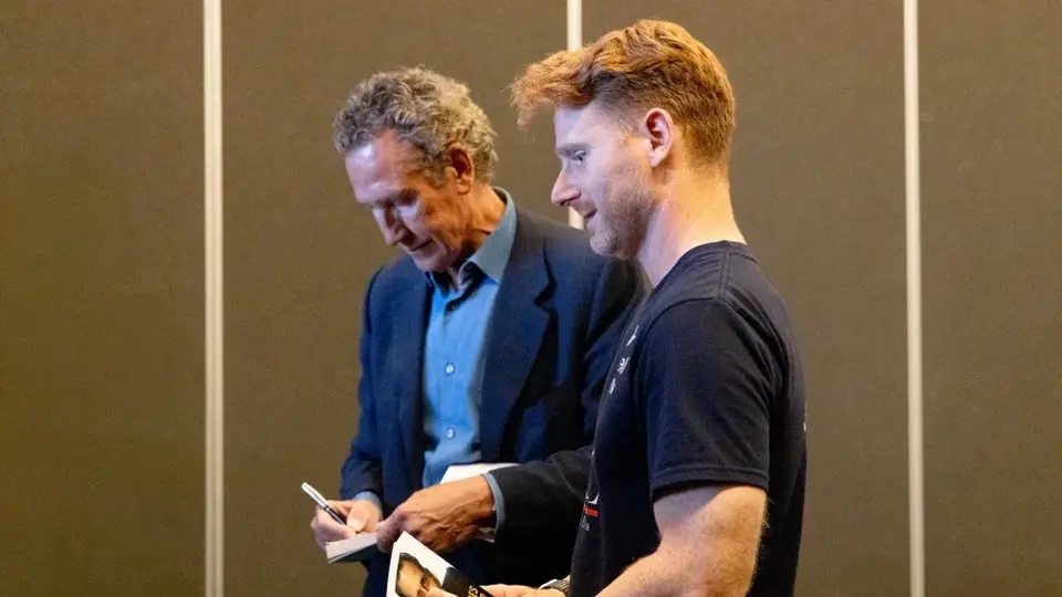 Jorge Valdano visita al Atlético de San Luis antes del duelo contra Cruz Azul