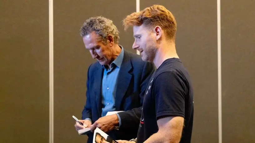 Jorge Valdano visita al Atlético de San Luis antes del duelo contra Cruz Azul