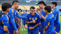 Ángel Correa ya entrenó con Tigres: así fue su emotiva bienvenida en el Volcán
