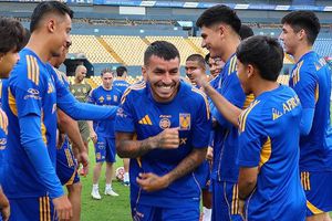 Ángel Correa ya entrenó con Tigres: así fue su emotiva bienvenida en el Volcán
