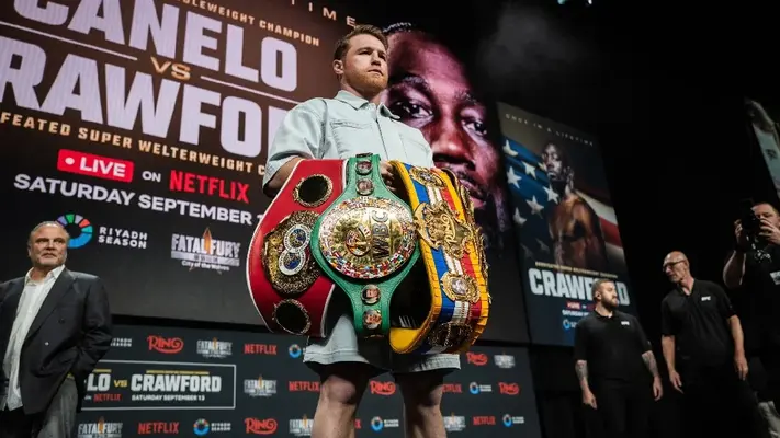 Canelo Álvarez hace menos a las leyendas del boxeo